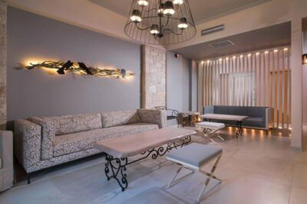 Neikos Mediterraneo Luxury Suites Chaniotis Exterior foto