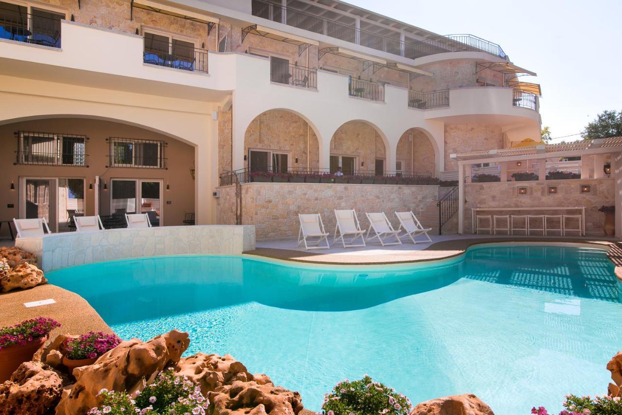 Neikos Mediterraneo Luxury Suites Chaniotis Exterior foto