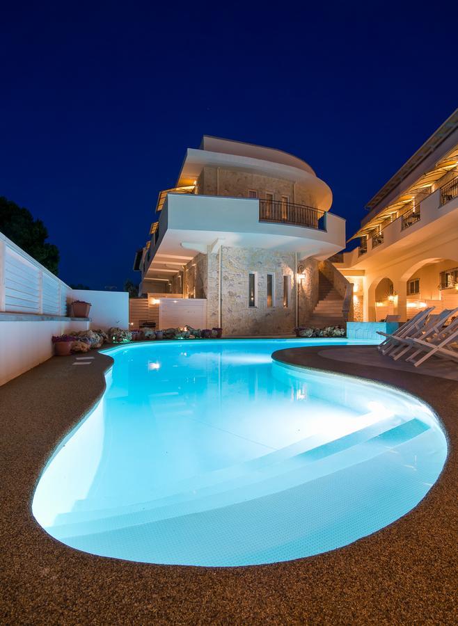 Neikos Mediterraneo Luxury Suites Chaniotis Exterior foto